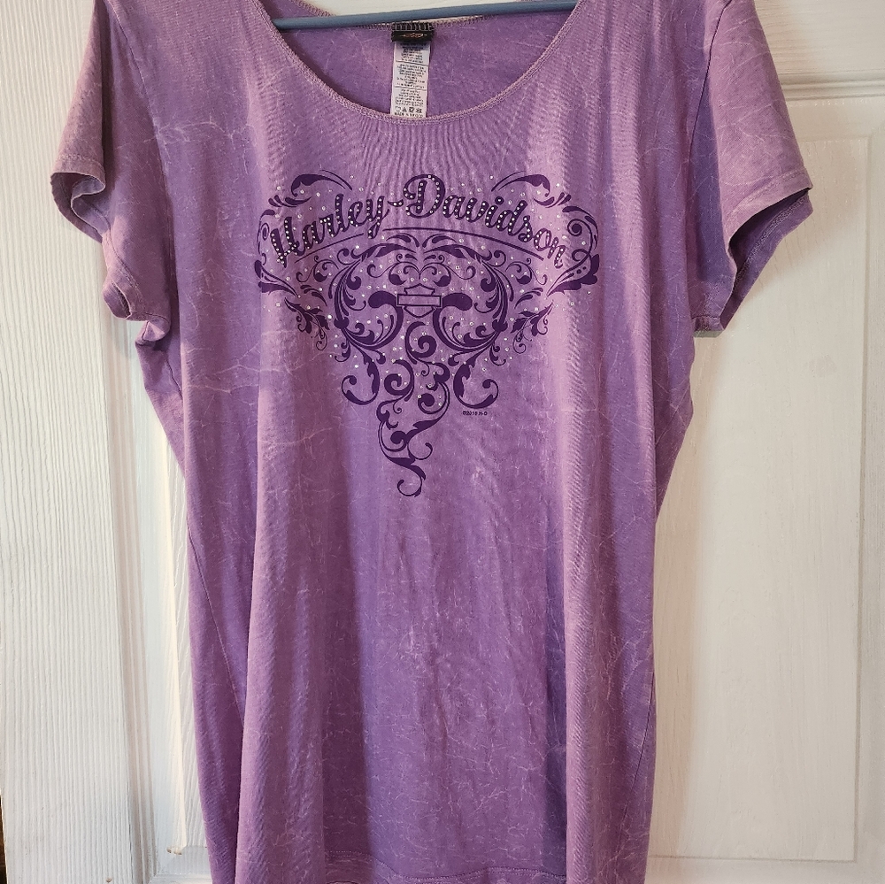 A Harley Davidson large purple ladies T shirt